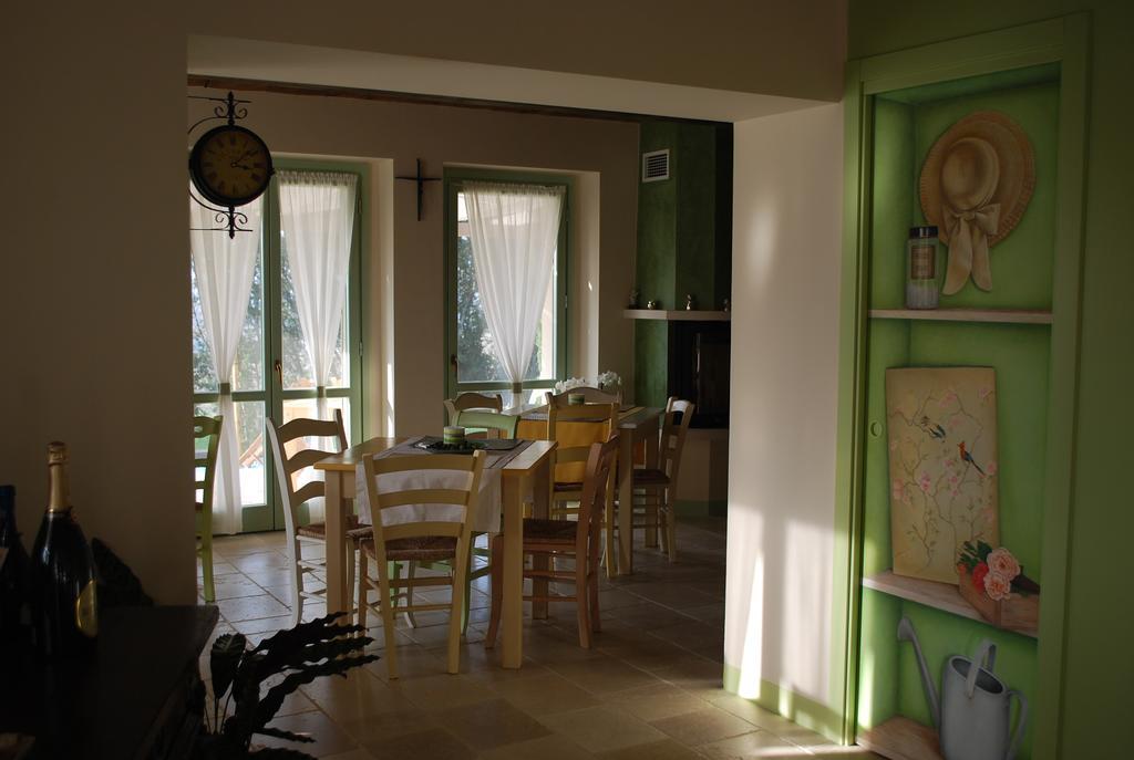Le Maraclà Country House Iesi Exterior foto
