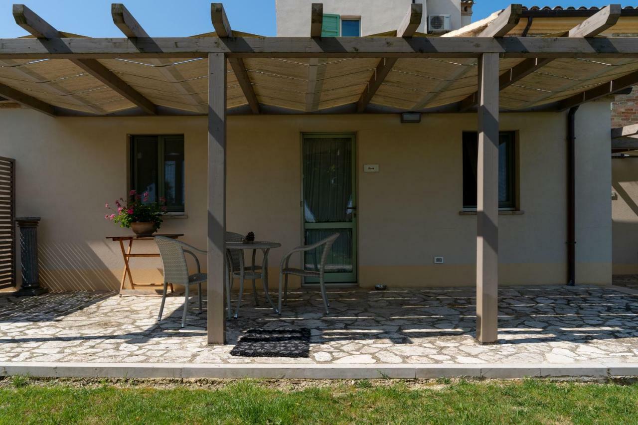 Le Maraclà Country House Iesi Exterior foto