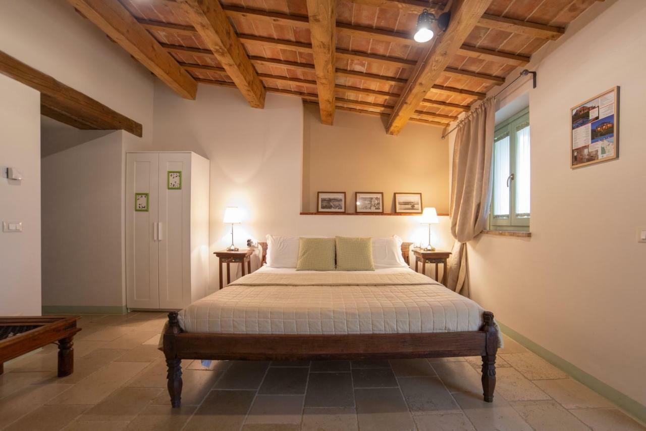 Le Maraclà Country House Iesi Exterior foto